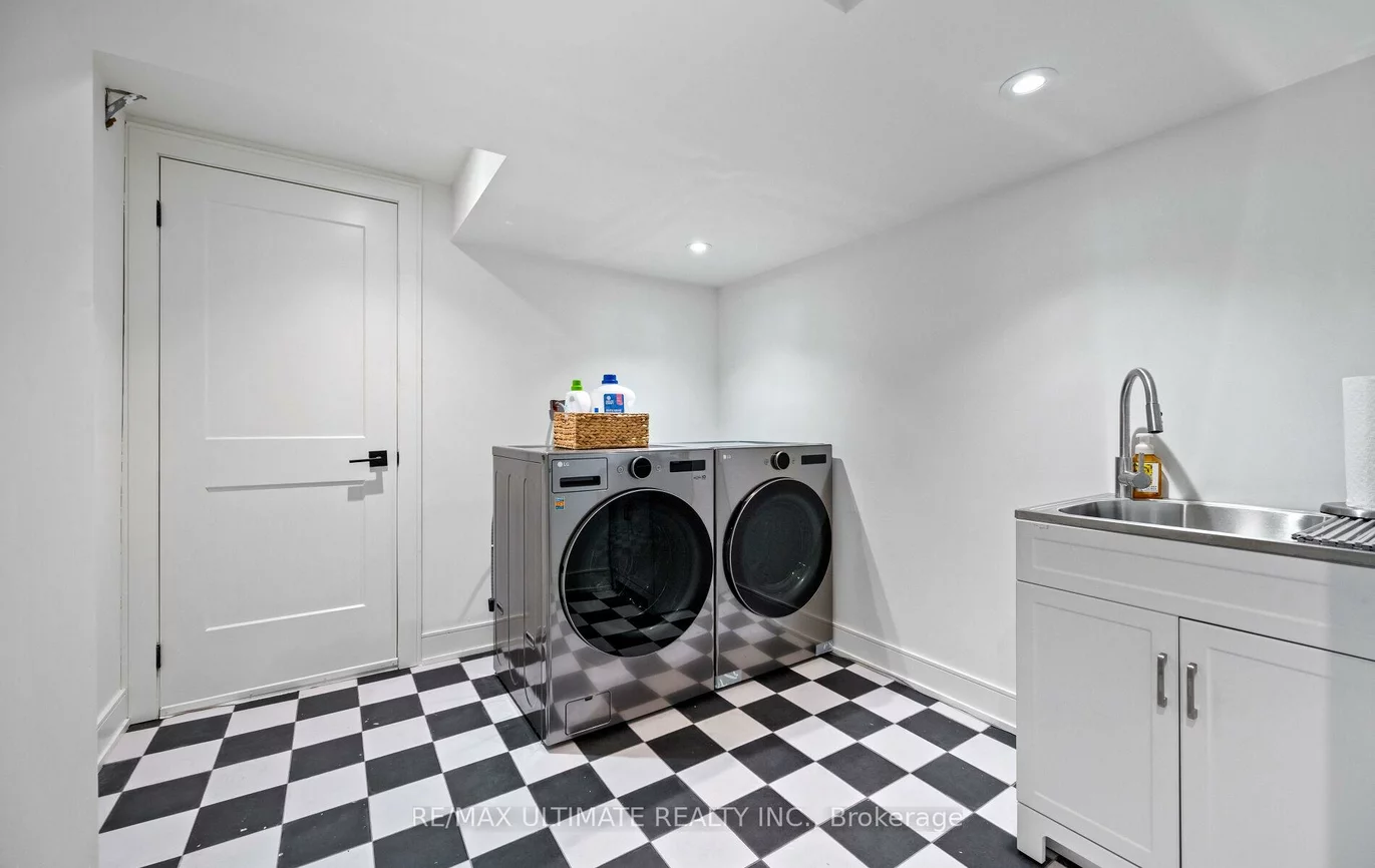 2495, Waterford, 1020 - WO West, Oakville