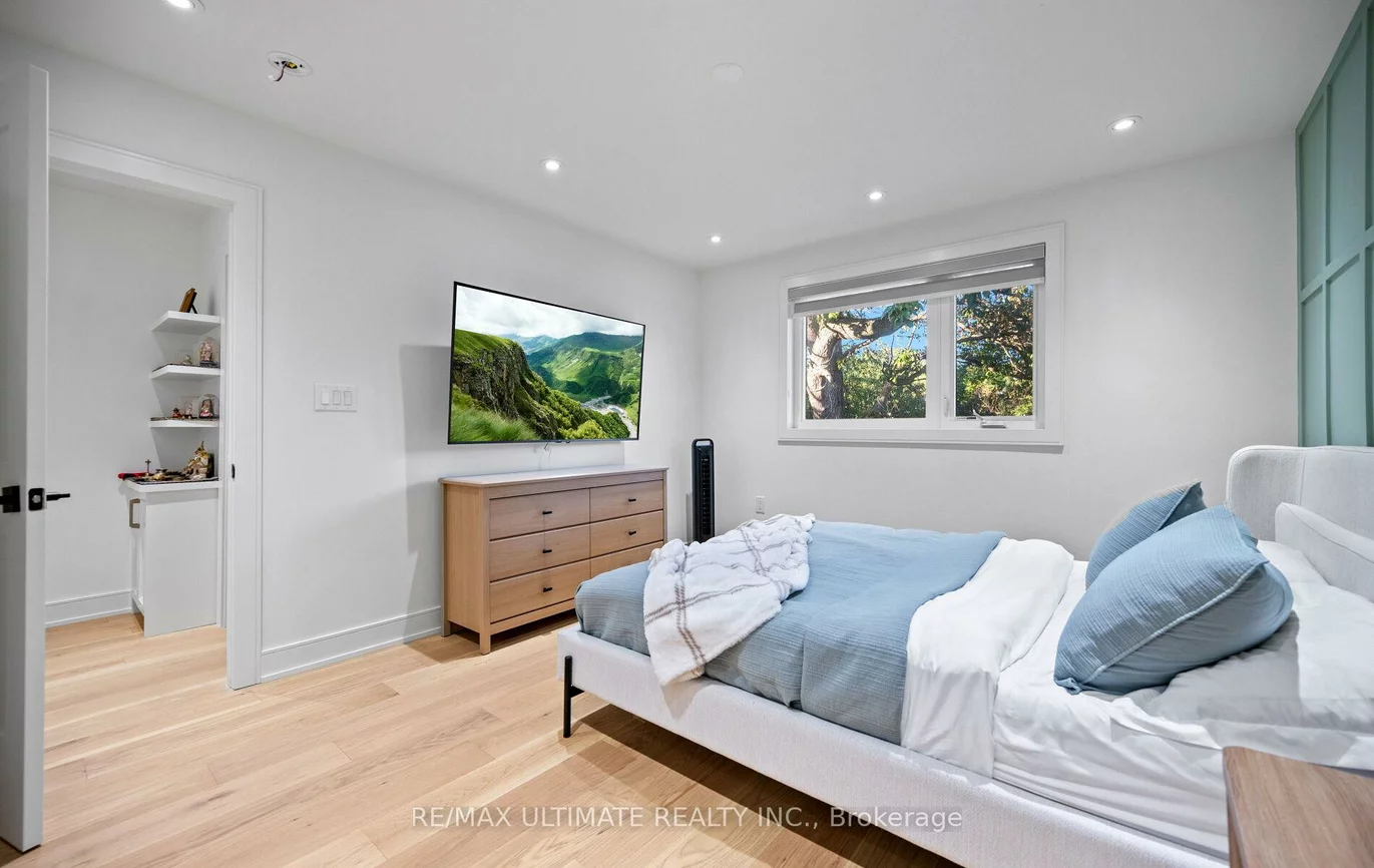 2495, Waterford, 1020 - WO West, Oakville