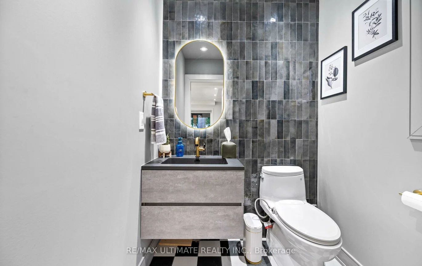 2495, Waterford, 1020 - WO West, Oakville