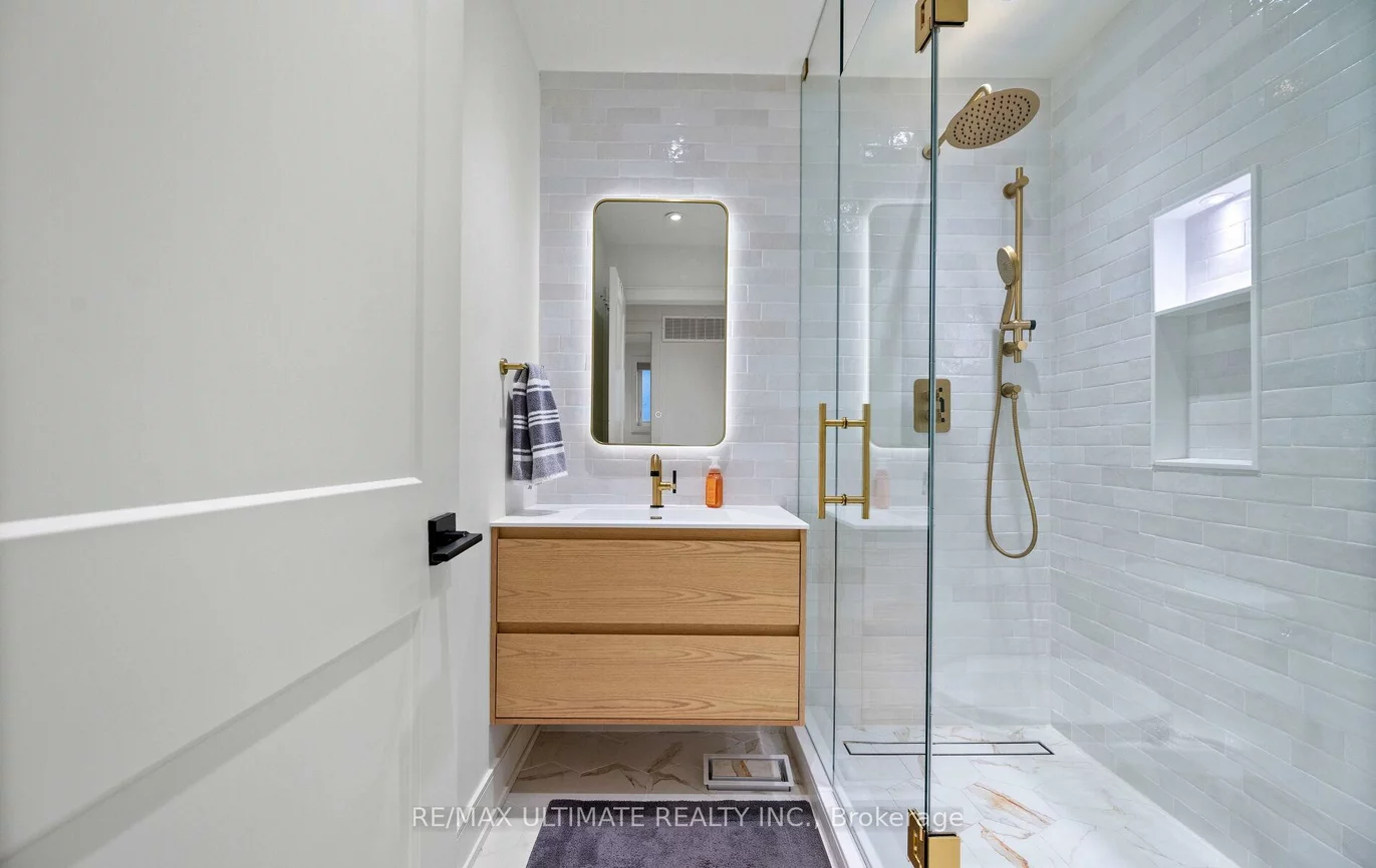 2495, Waterford, 1020 - WO West, Oakville