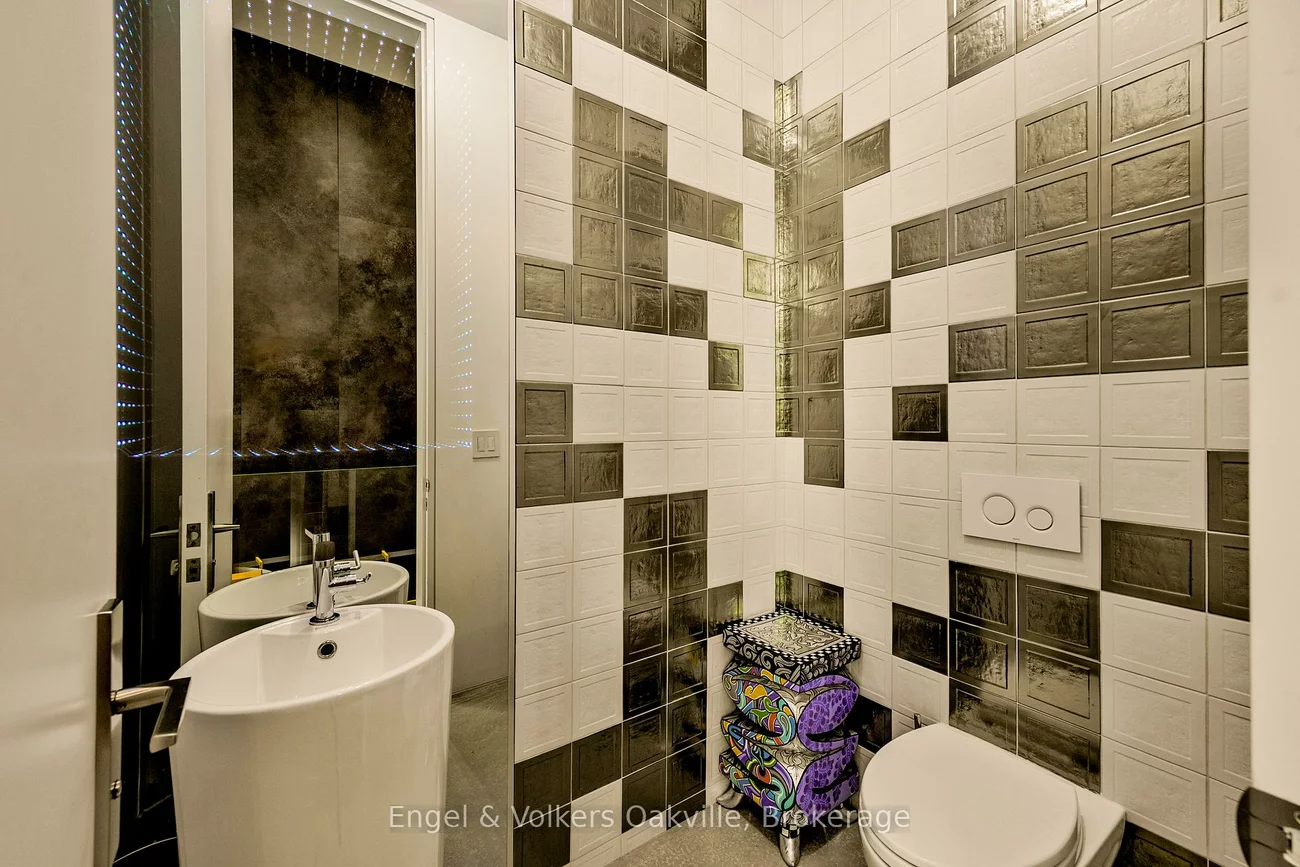 1516, Duncan, 1011 - MO Morrison, Oakville