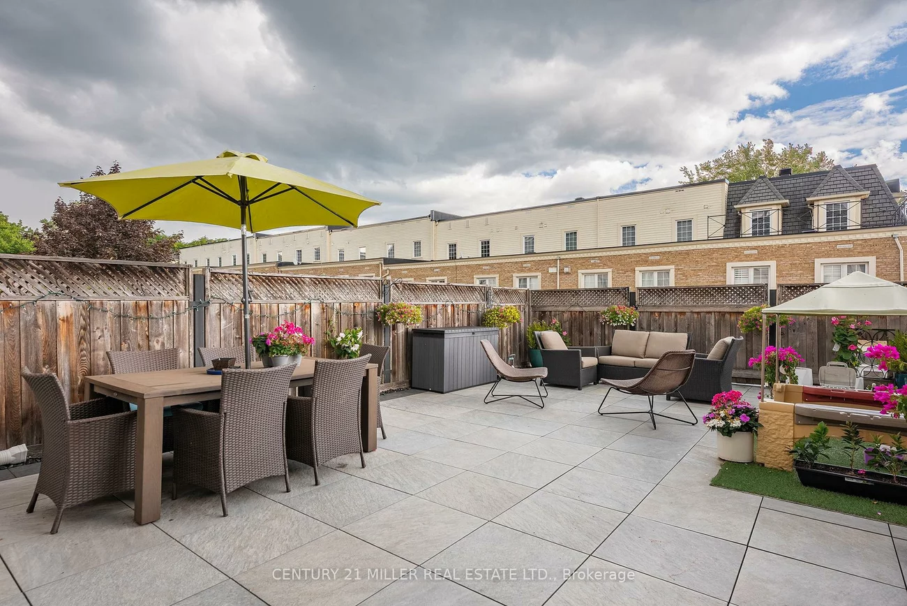 131, Brock, 1002 - CO Central, Oakville