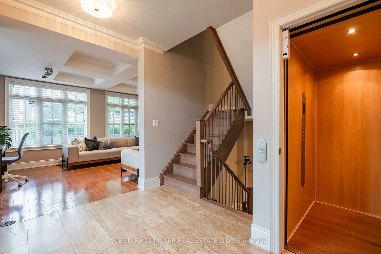 131, Brock, 1002 - CO Central, Oakville