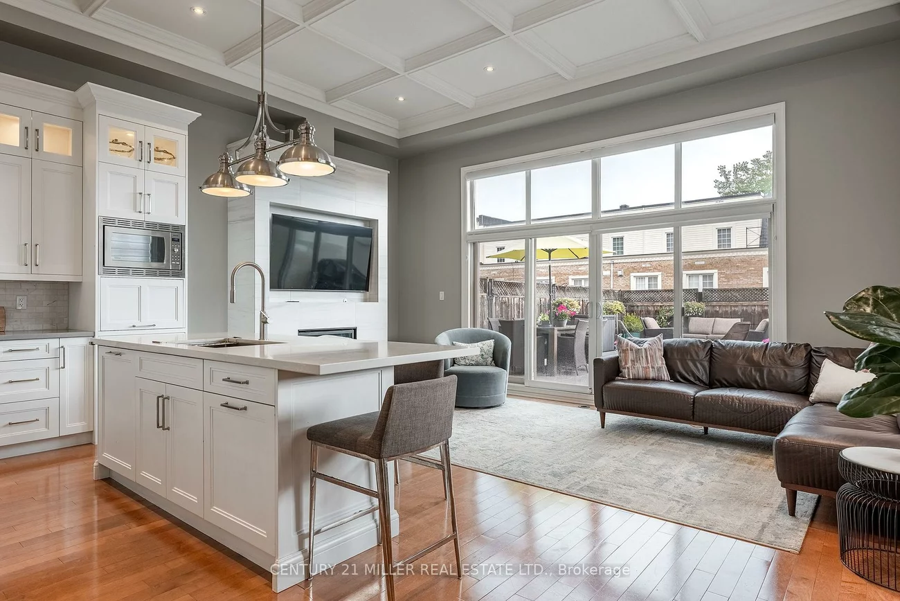 131, Brock, 1002 - CO Central, Oakville