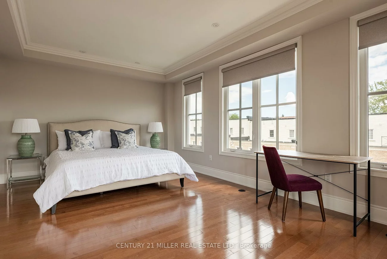 131, Brock, 1002 - CO Central, Oakville