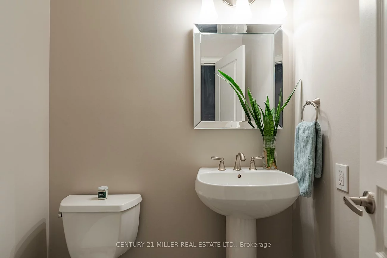 131, Brock, 1002 - CO Central, Oakville