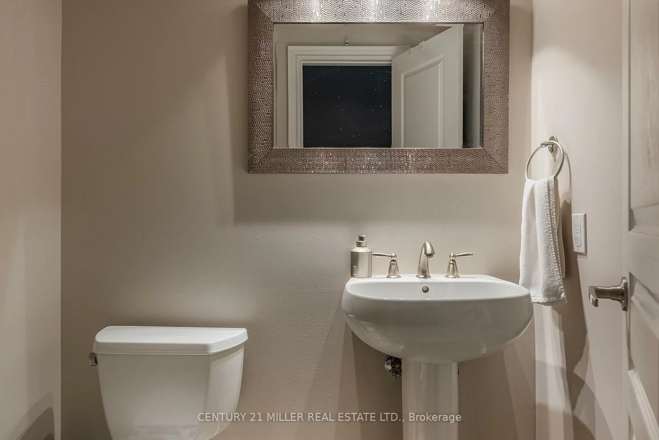 131, Brock, 1002 - CO Central, Oakville