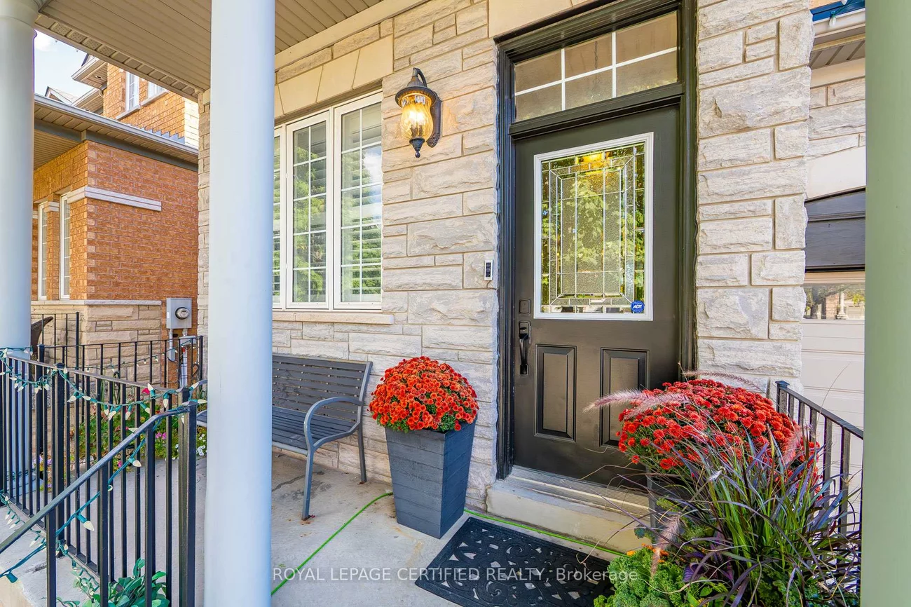 1468, Liverpool, 1022 - WT West Oak Trails, Oakville