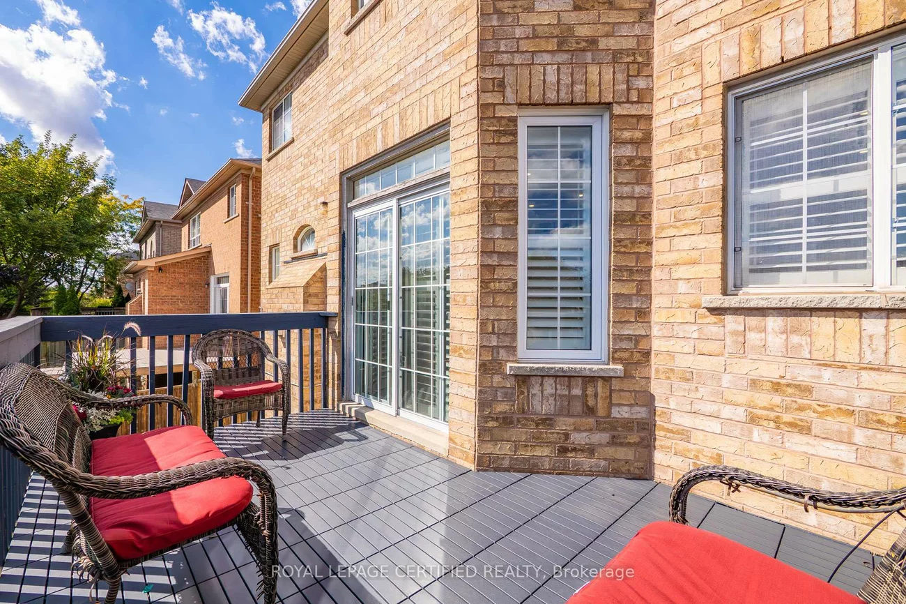 1468, Liverpool, 1022 - WT West Oak Trails, Oakville