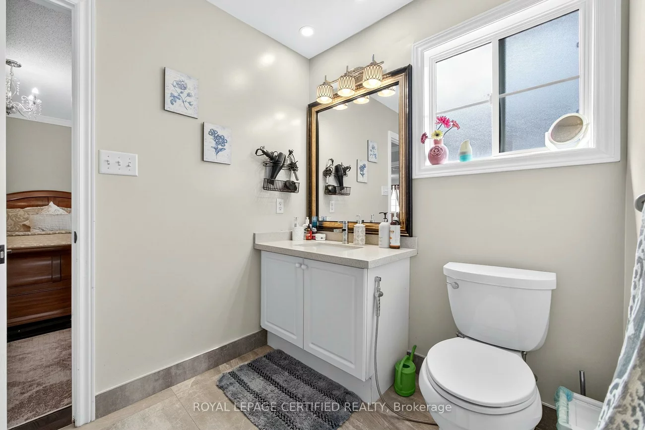 1468, Liverpool, 1022 - WT West Oak Trails, Oakville