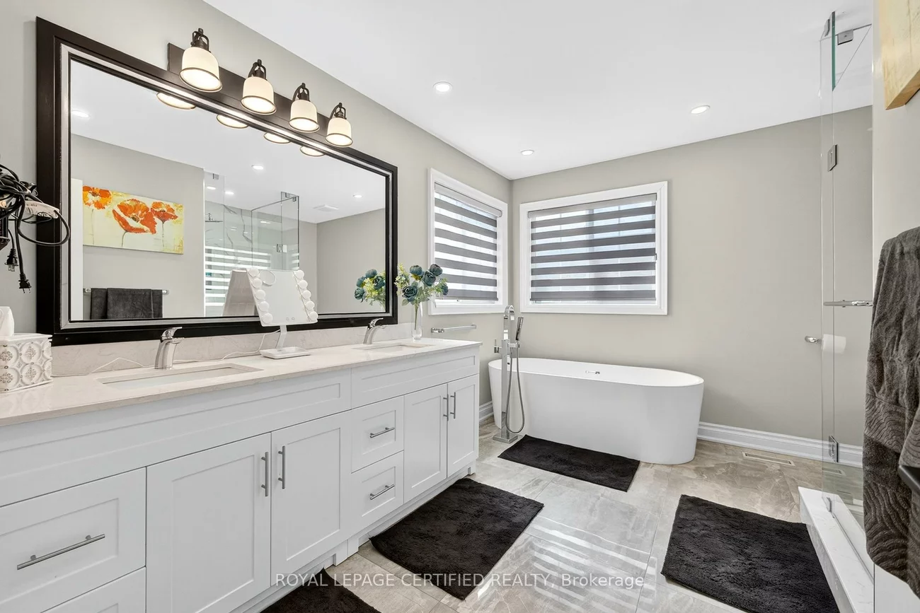 1468, Liverpool, 1022 - WT West Oak Trails, Oakville