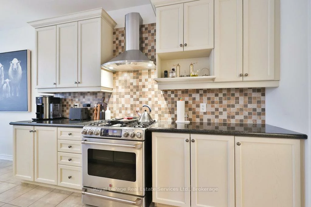 3294, Robert Brown, 1008 - GO Glenorchy, Oakville