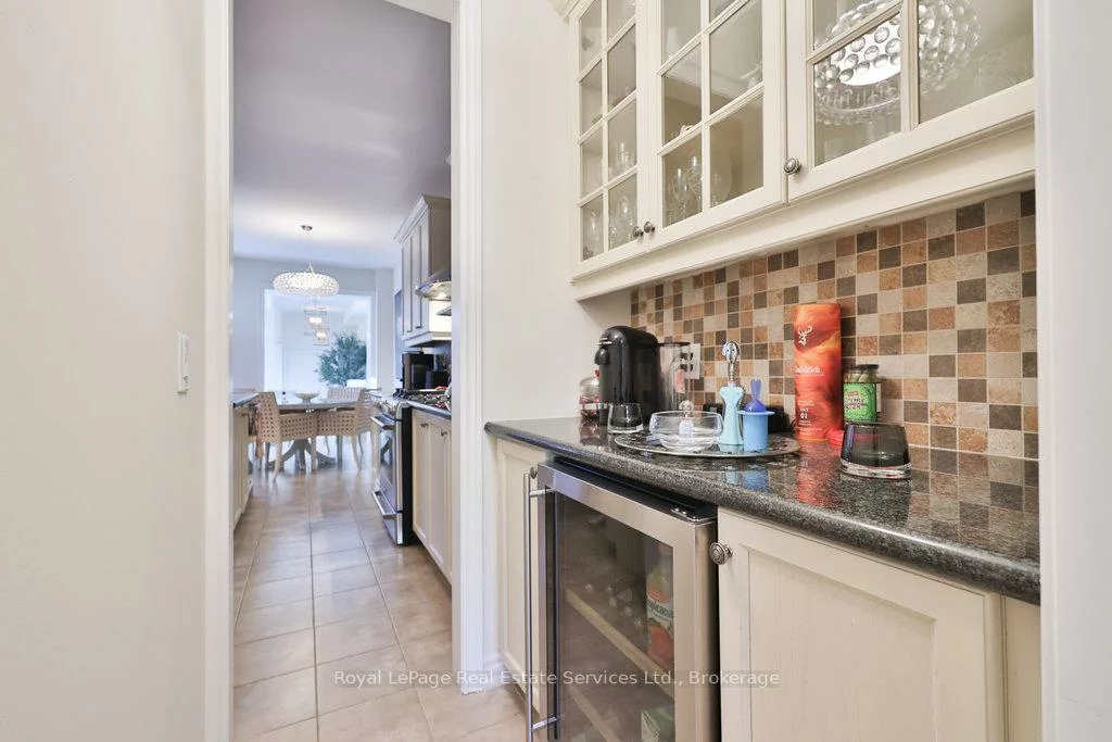 3294, Robert Brown, 1008 - GO Glenorchy, Oakville