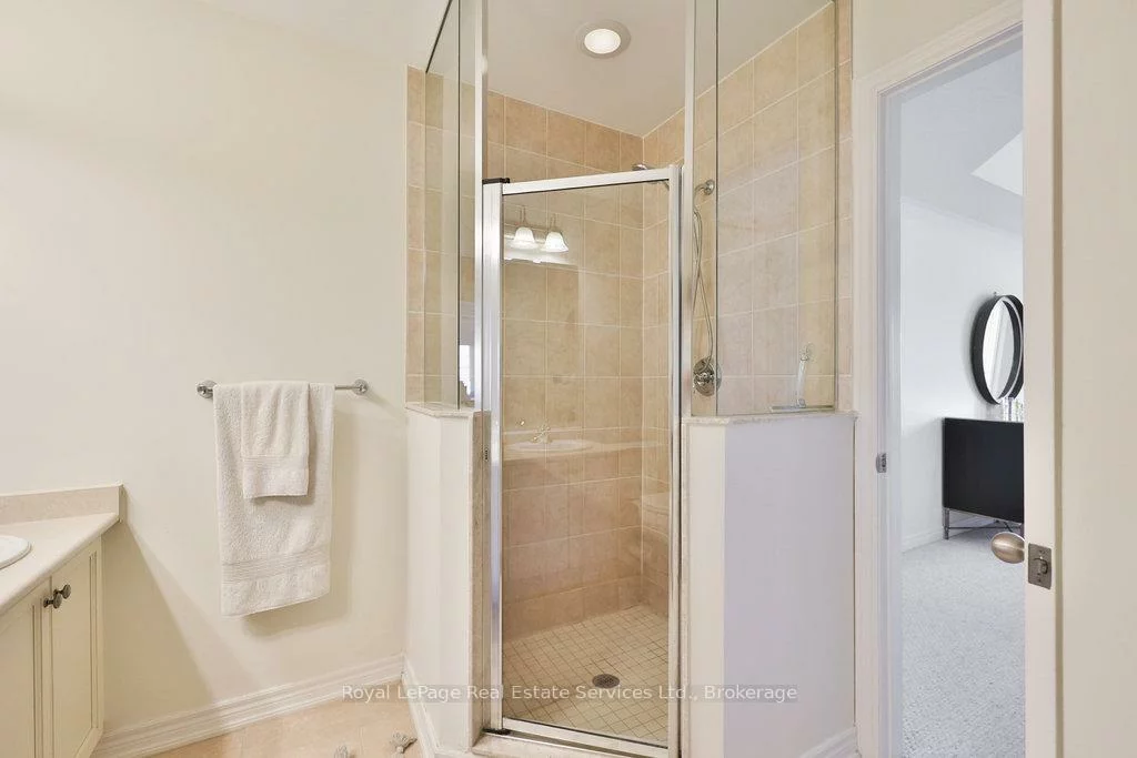 3294, Robert Brown, 1008 - GO Glenorchy, Oakville