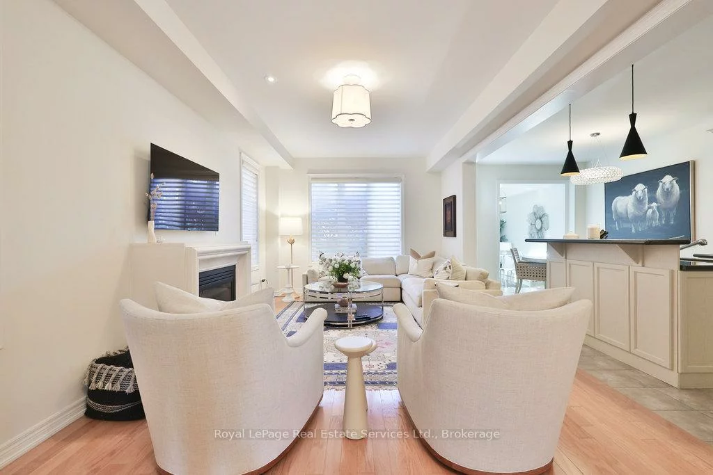 3294, Robert Brown, 1008 - GO Glenorchy, Oakville