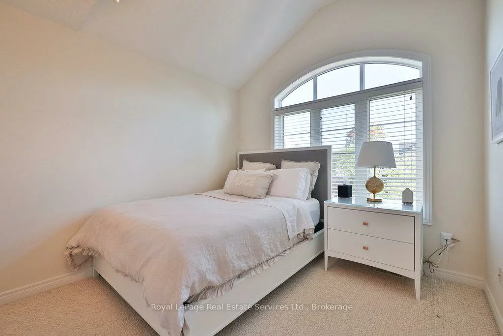 3294, Robert Brown, 1008 - GO Glenorchy, Oakville