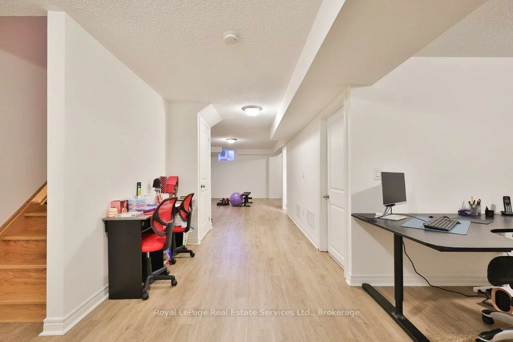 3294, Robert Brown, 1008 - GO Glenorchy, Oakville