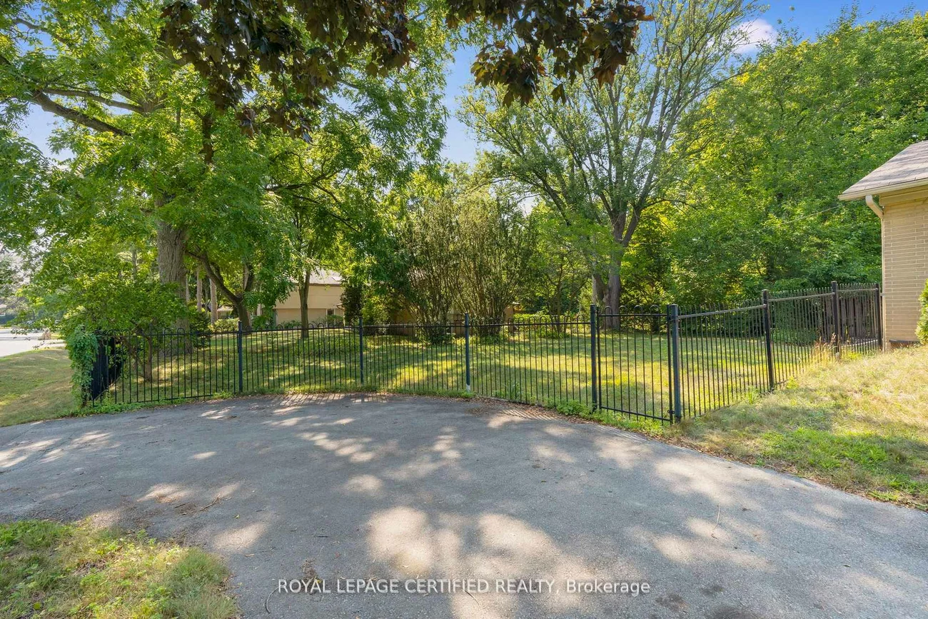 122, Selgrove, 1017 - SW Southwest, Oakville