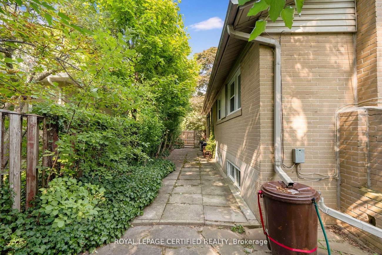 122, Selgrove, 1017 - SW Southwest, Oakville