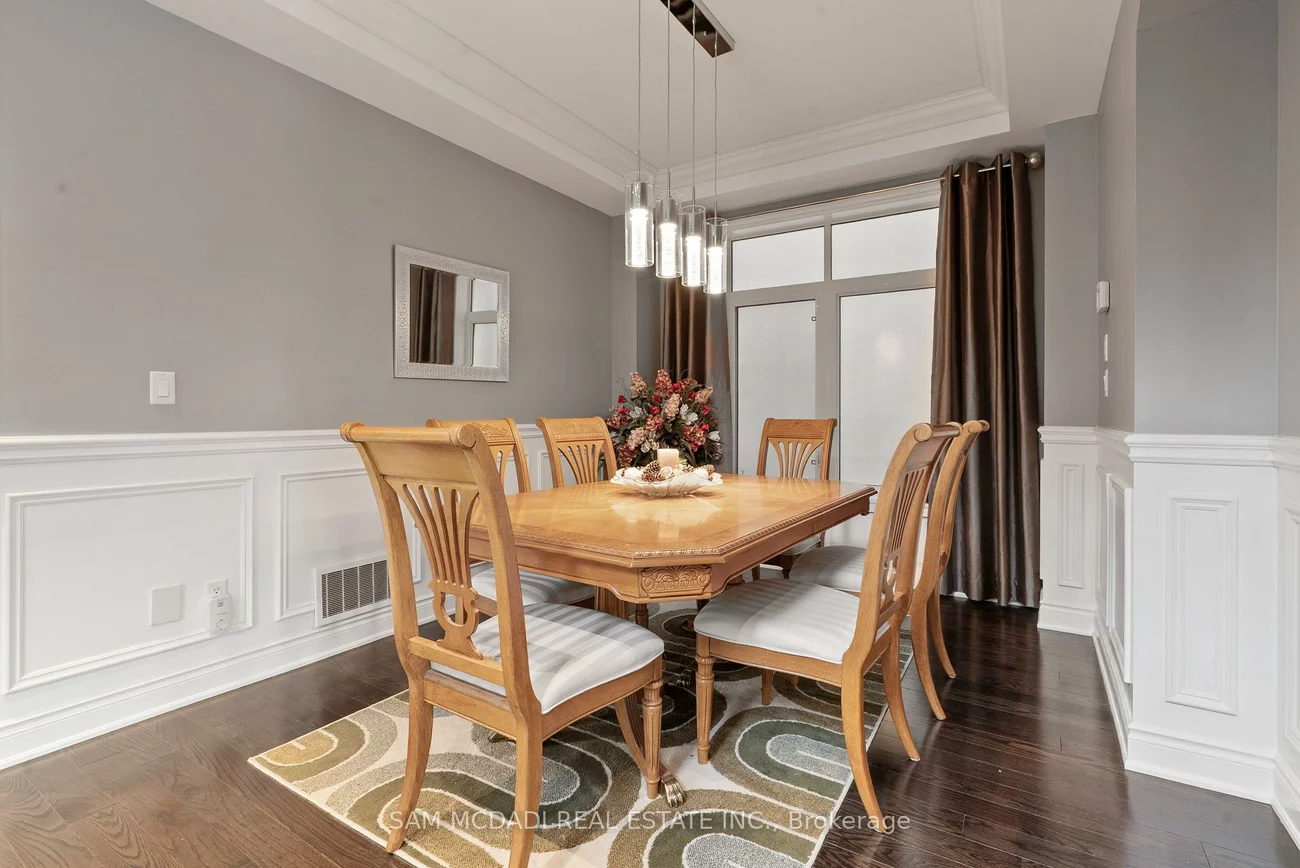 2469, Chateau, 1000 - BC Bronte Creek, Oakville