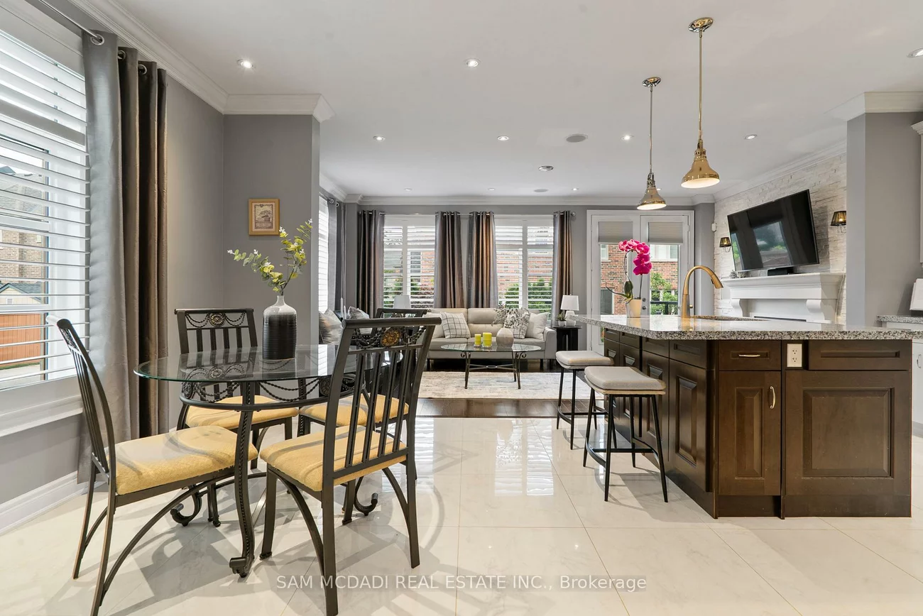 2469, Chateau, 1000 - BC Bronte Creek, Oakville