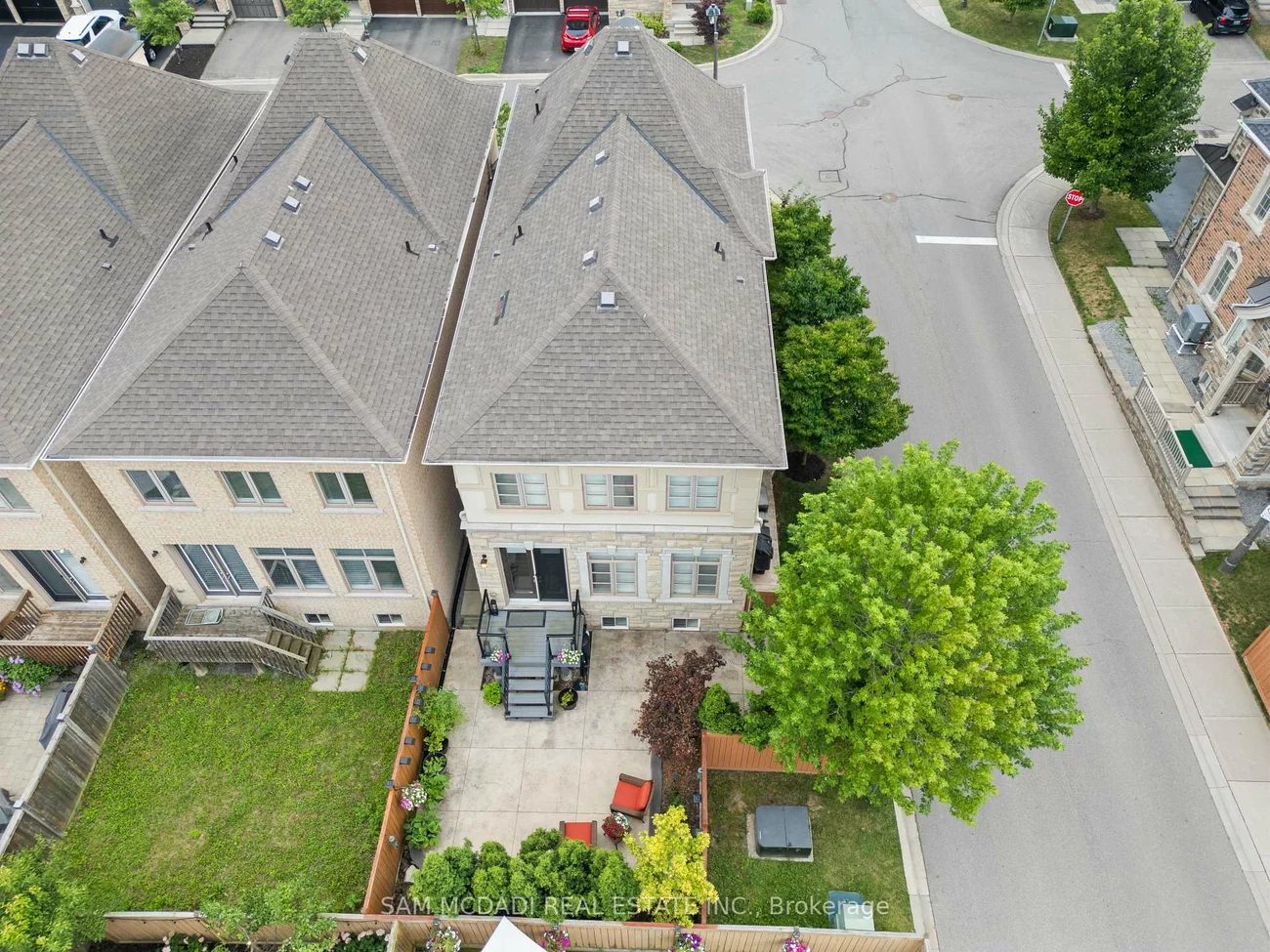 2469, Chateau, 1000 - BC Bronte Creek, Oakville