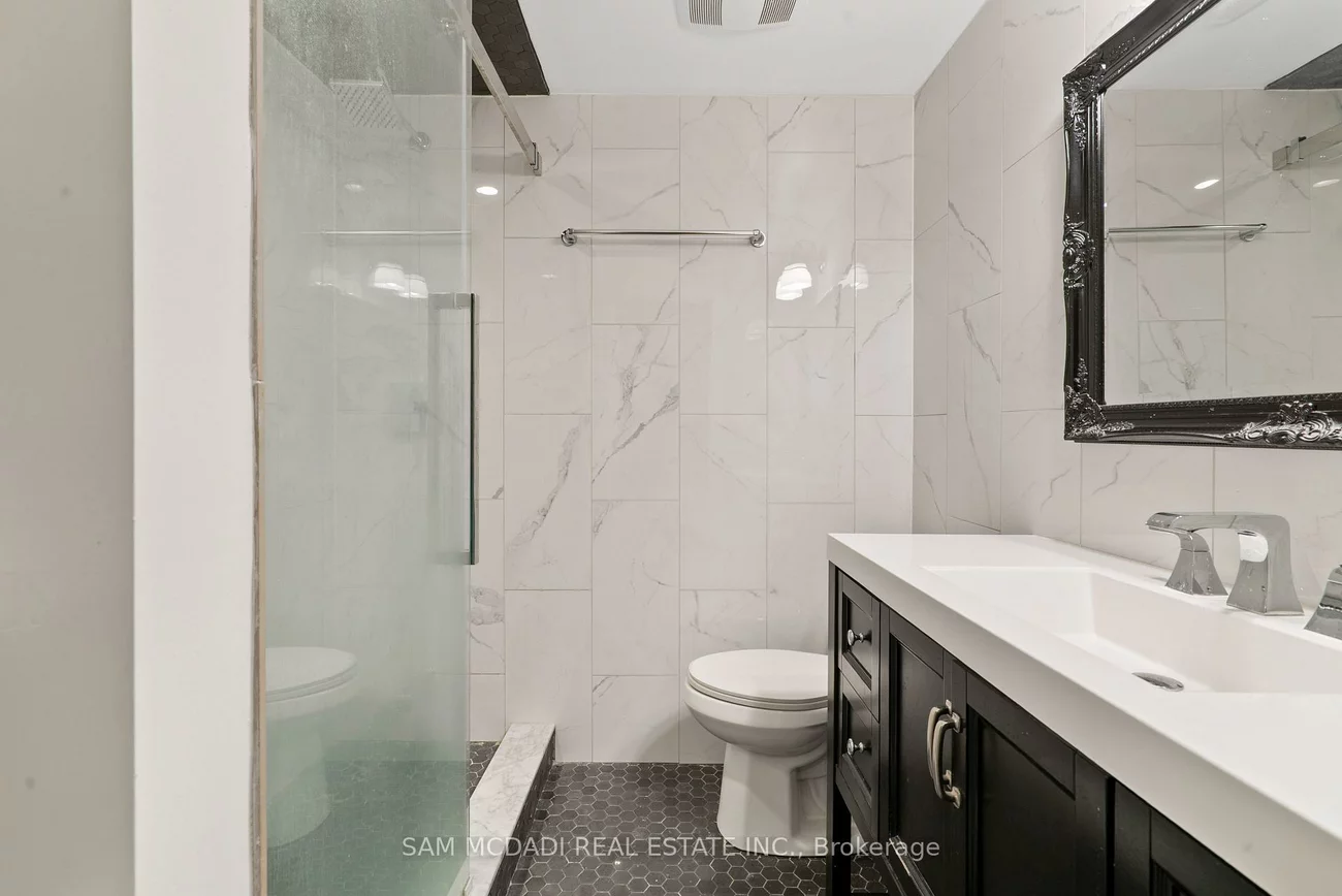 2469, Chateau, 1000 - BC Bronte Creek, Oakville