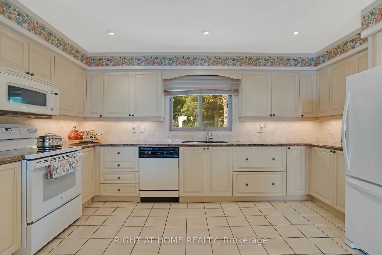 1360, LAKESHORE, 1017 - SW Southwest, Oakville