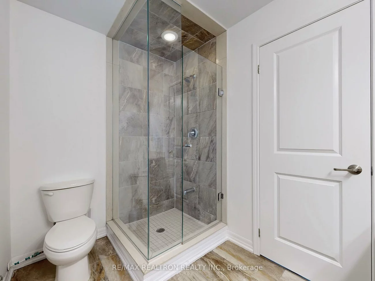 370, Timberland, 1008 - GO Glenorchy, Oakville