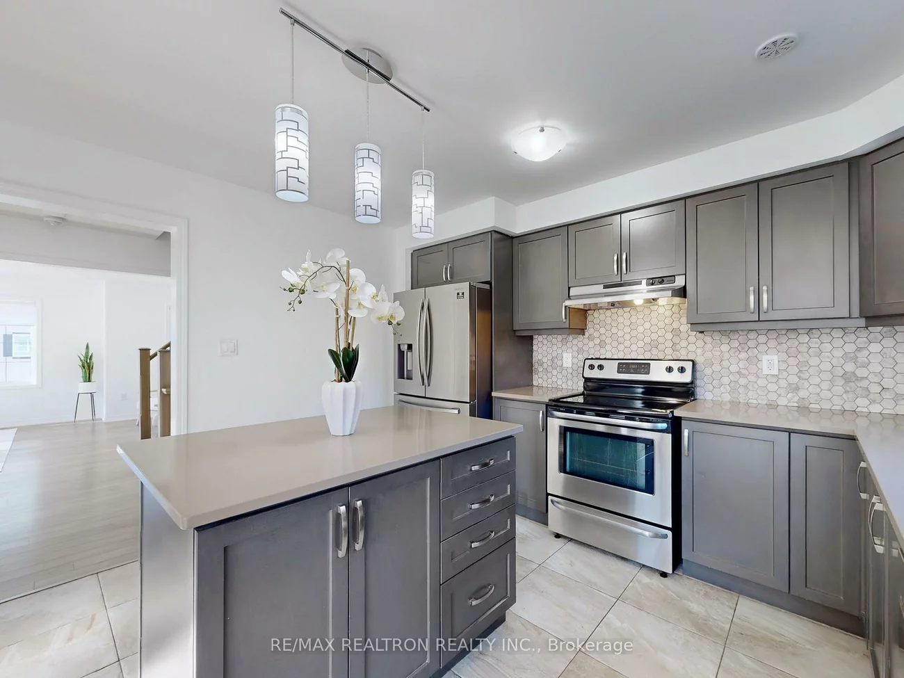 370, Timberland, 1008 - GO Glenorchy, Oakville