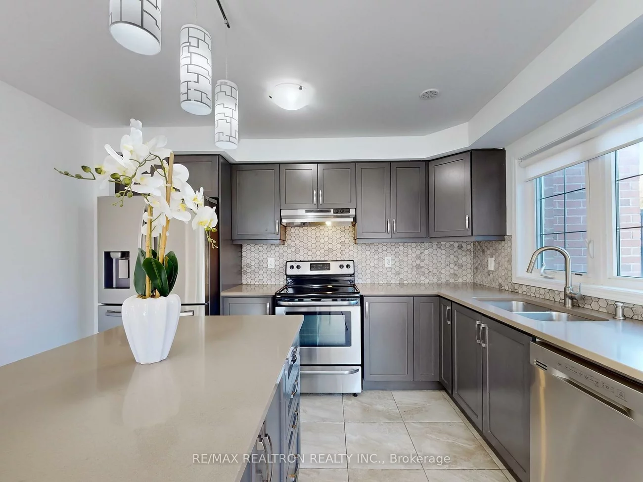 370, Timberland, 1008 - GO Glenorchy, Oakville