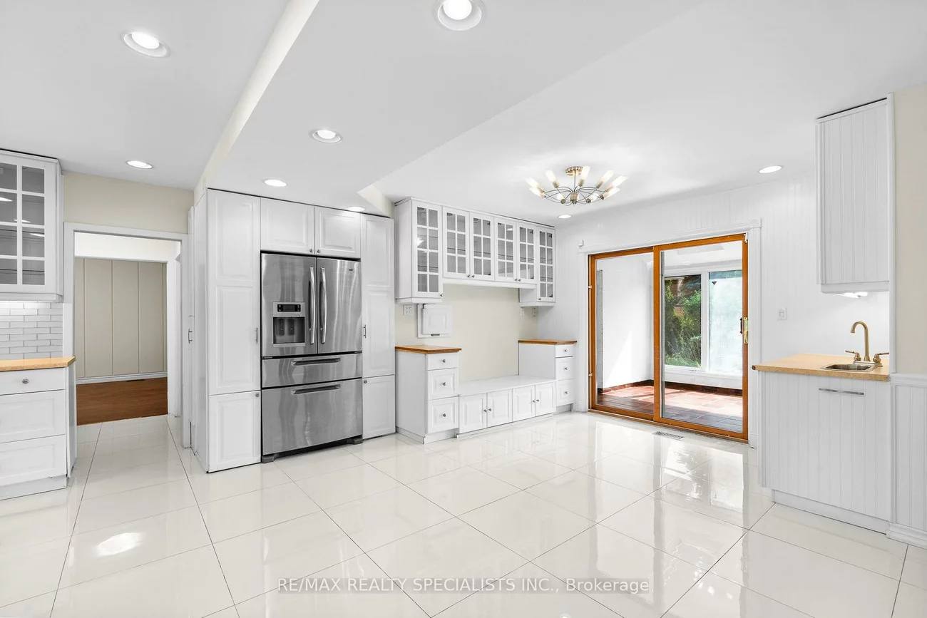 145, Wolfdale, 1017 - SW Southwest, Oakville