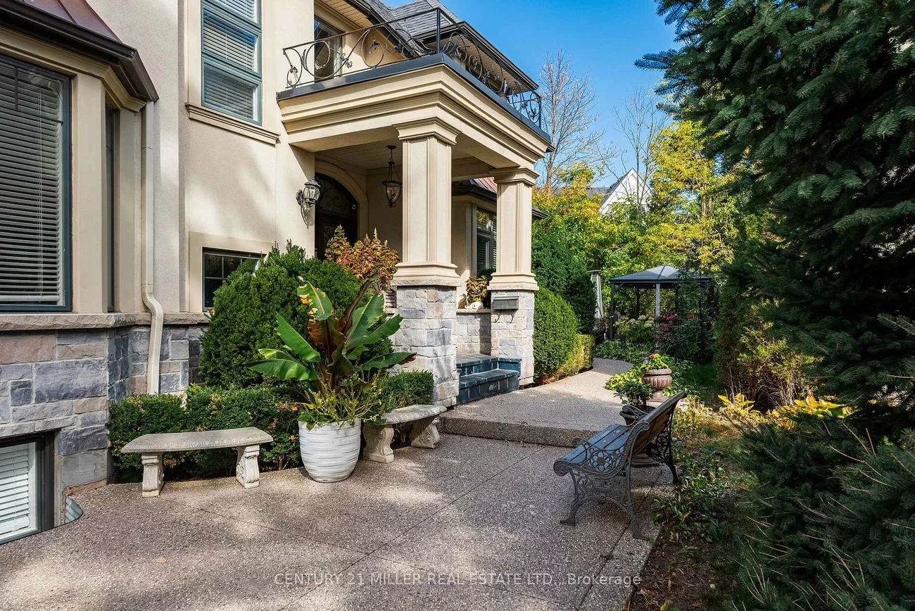 108, Livno, 1001 - BR Bronte, Oakville