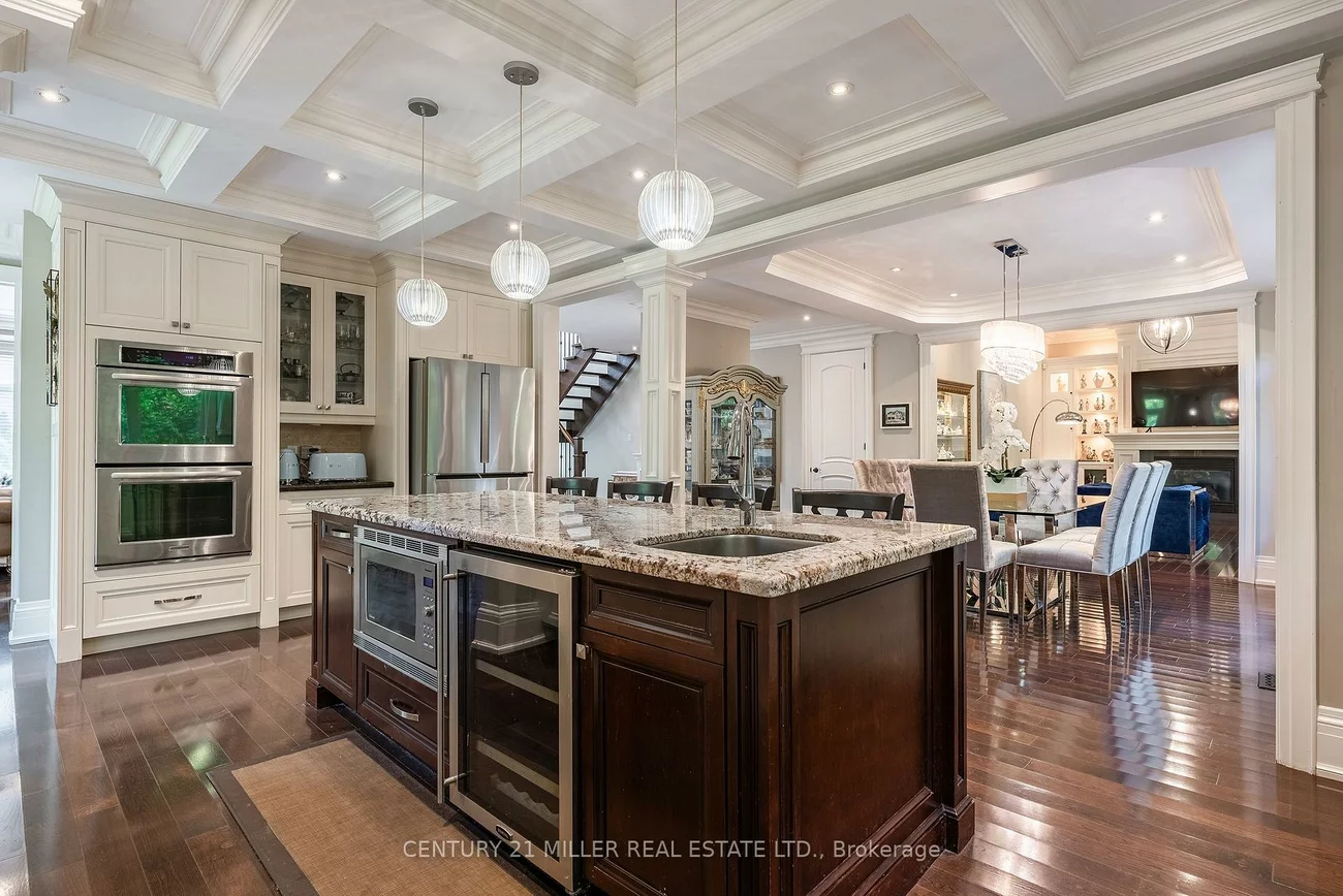 108, Livno, 1001 - BR Bronte, Oakville