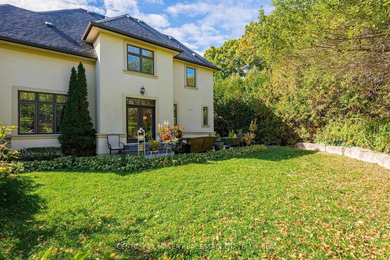 108, Livno, 1001 - BR Bronte, Oakville