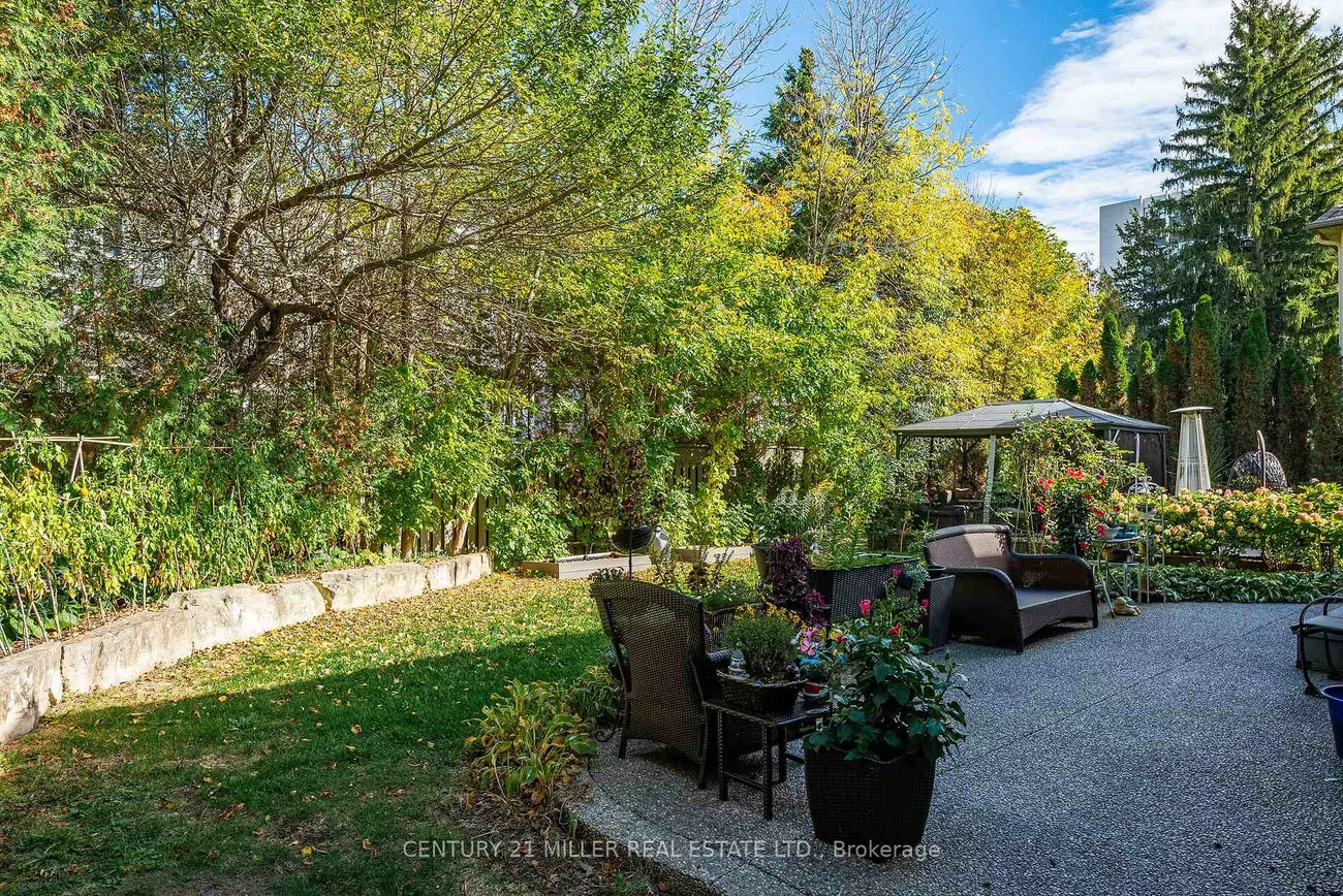 108, Livno, 1001 - BR Bronte, Oakville