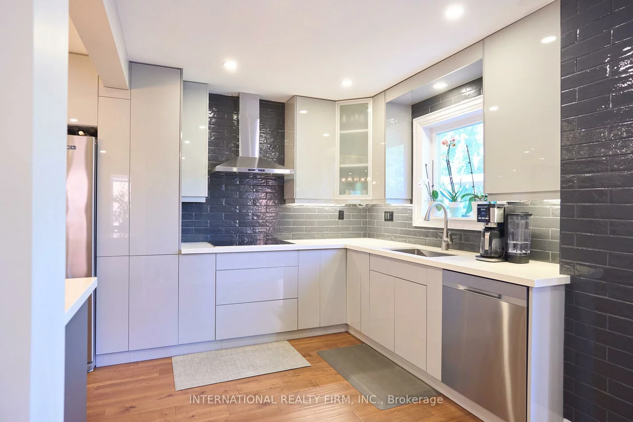 1493, Warbler, 1022 - WT West Oak Trails, Oakville