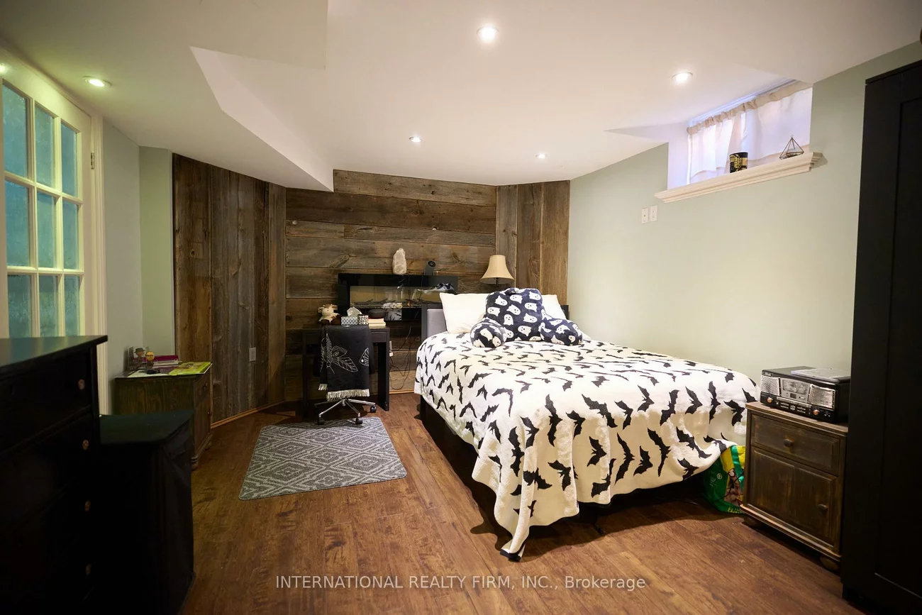 1493, Warbler, 1022 - WT West Oak Trails, Oakville