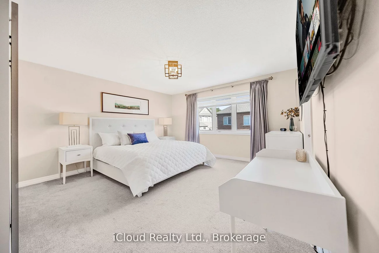 3327, Erasmum, 1008 - GO Glenorchy, Oakville