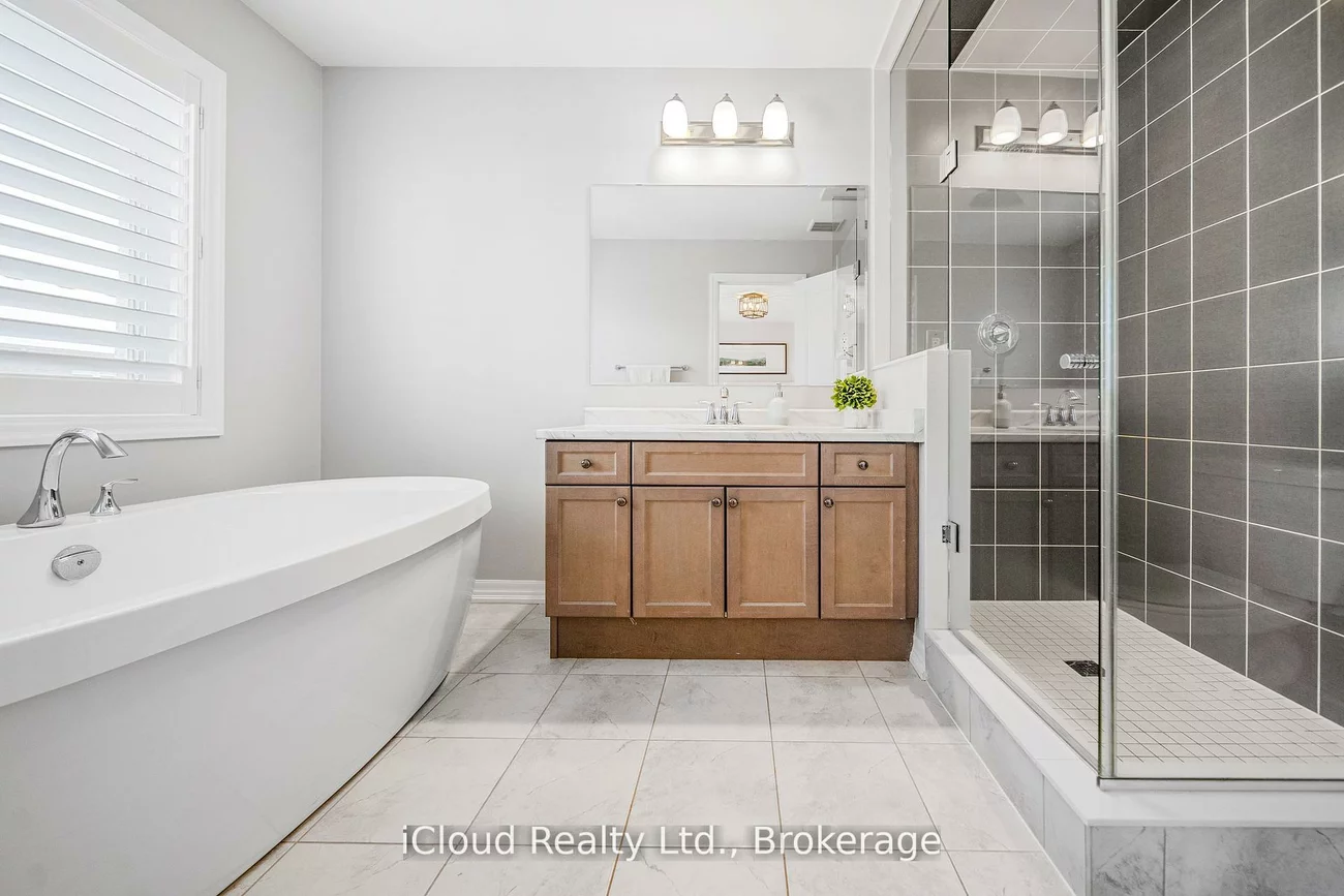 3327, Erasmum, 1008 - GO Glenorchy, Oakville