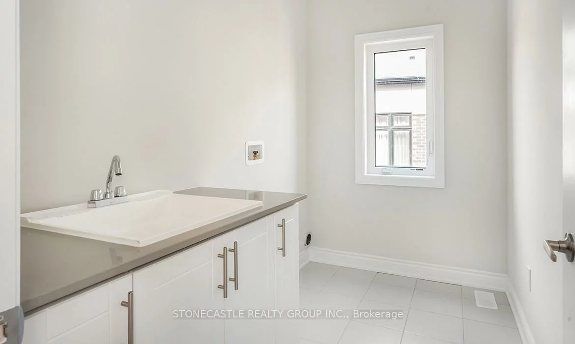 1388, Courtleigh, 1010 - JM Joshua Meadows, Oakville