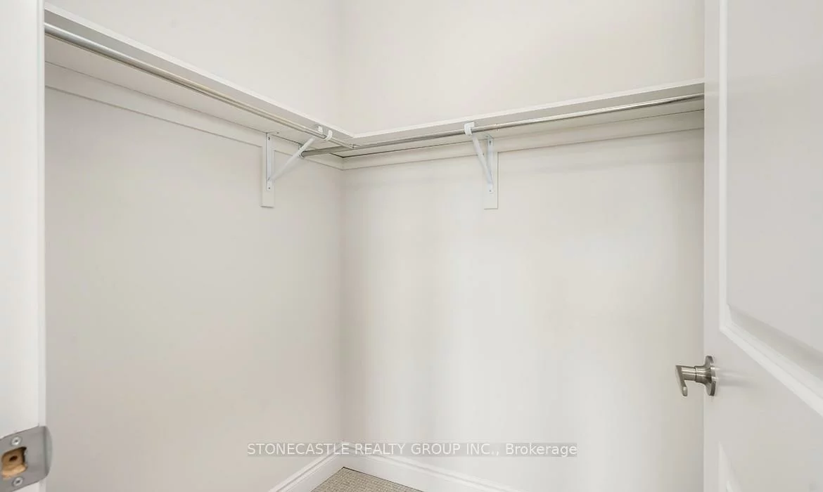 1388, Courtleigh, 1010 - JM Joshua Meadows, Oakville