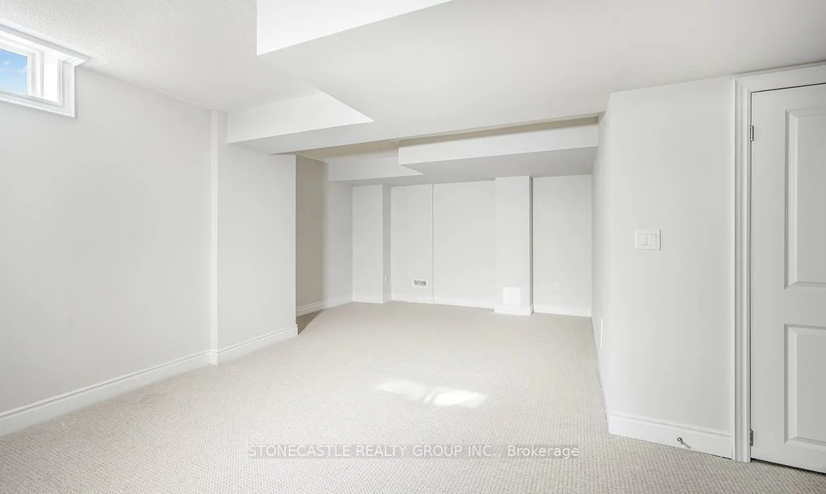 1388, Courtleigh, 1010 - JM Joshua Meadows, Oakville