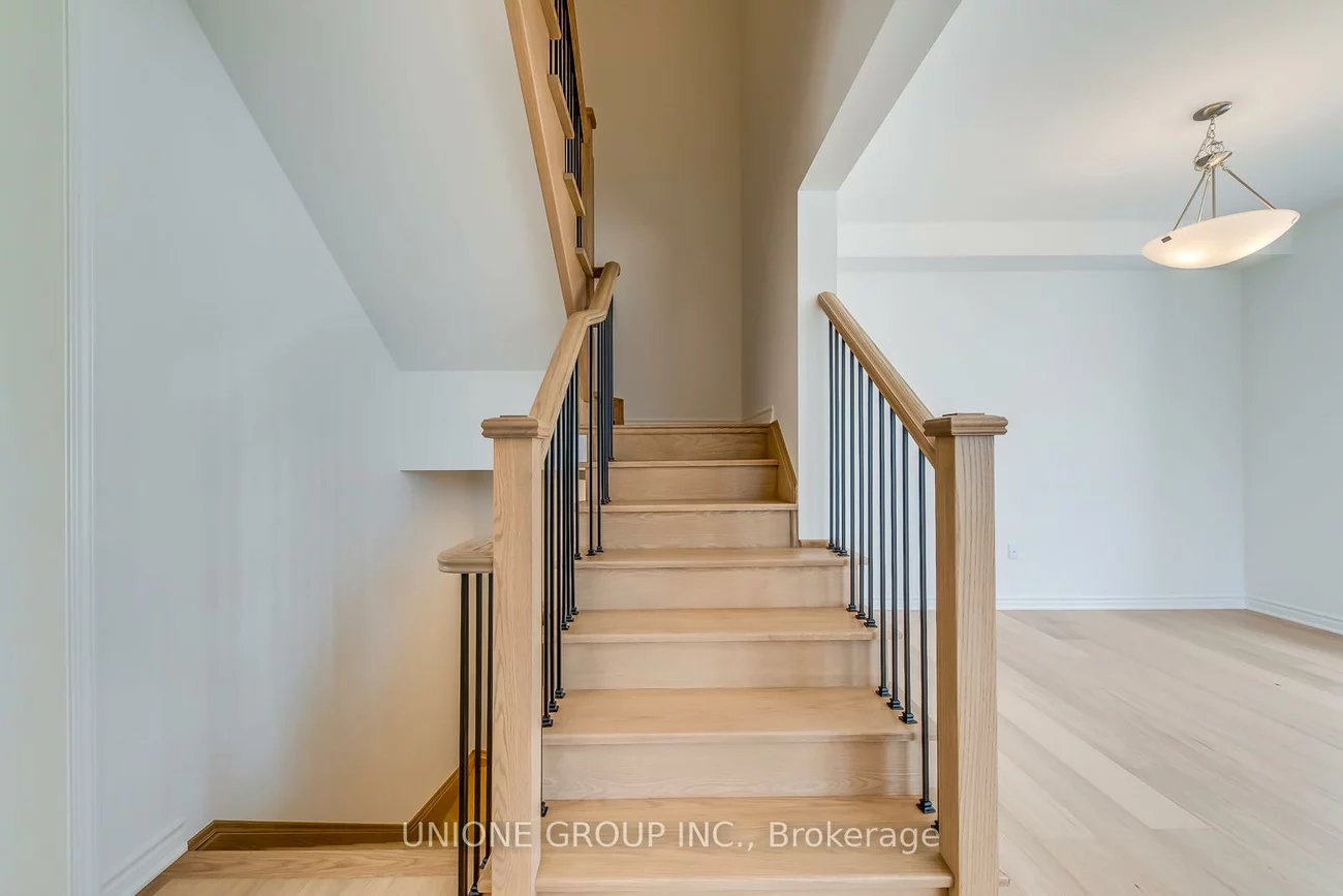 1305, Courtleigh, 1010 - JM Joshua Meadows, Oakville