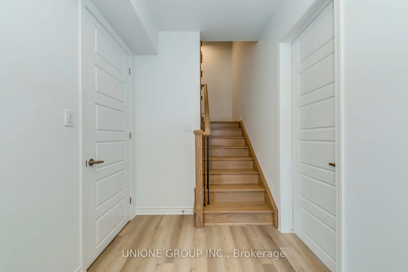 1305, Courtleigh, 1010 - JM Joshua Meadows, Oakville