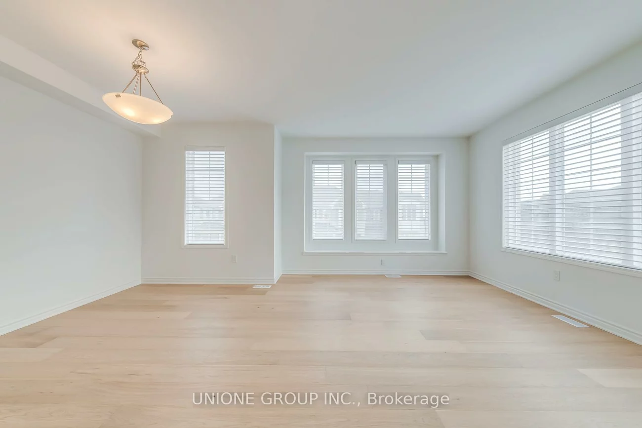 1305, Courtleigh, 1010 - JM Joshua Meadows, Oakville