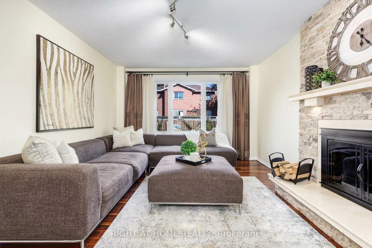 223, River Oaks, 1015 - RO River Oaks, Oakville