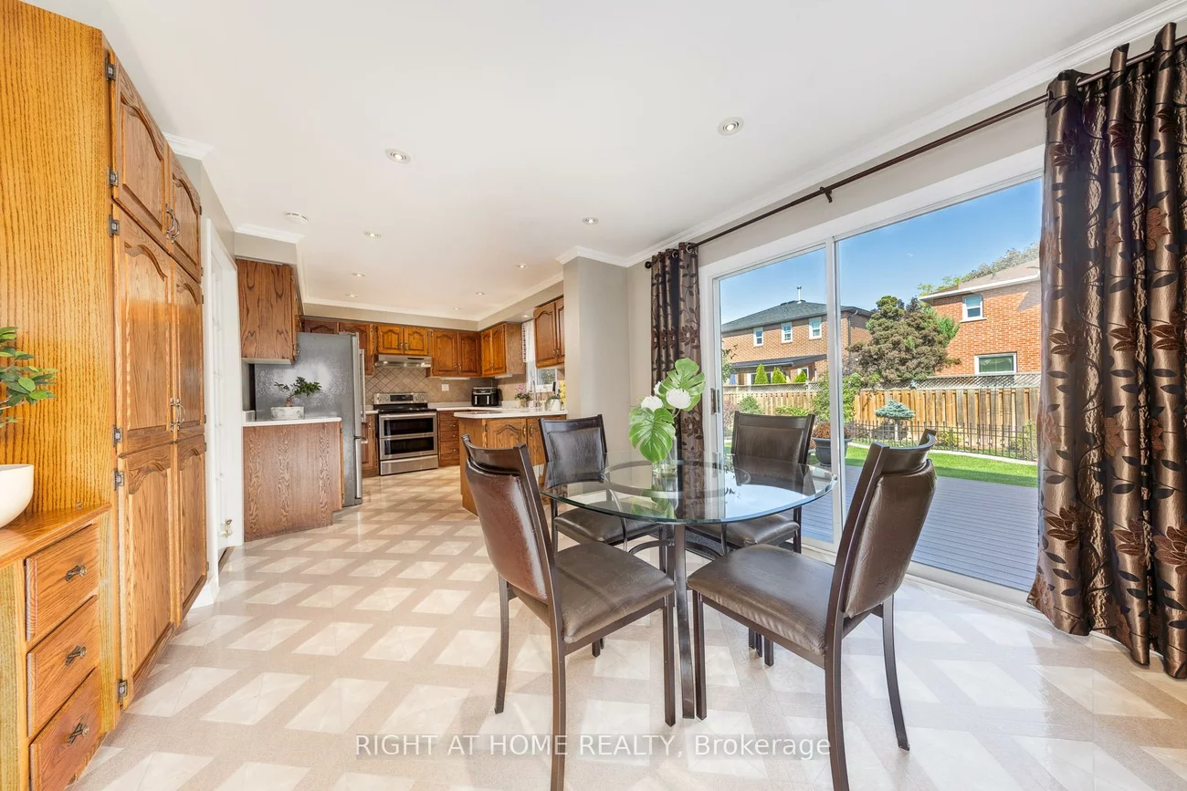 223, River Oaks, 1015 - RO River Oaks, Oakville