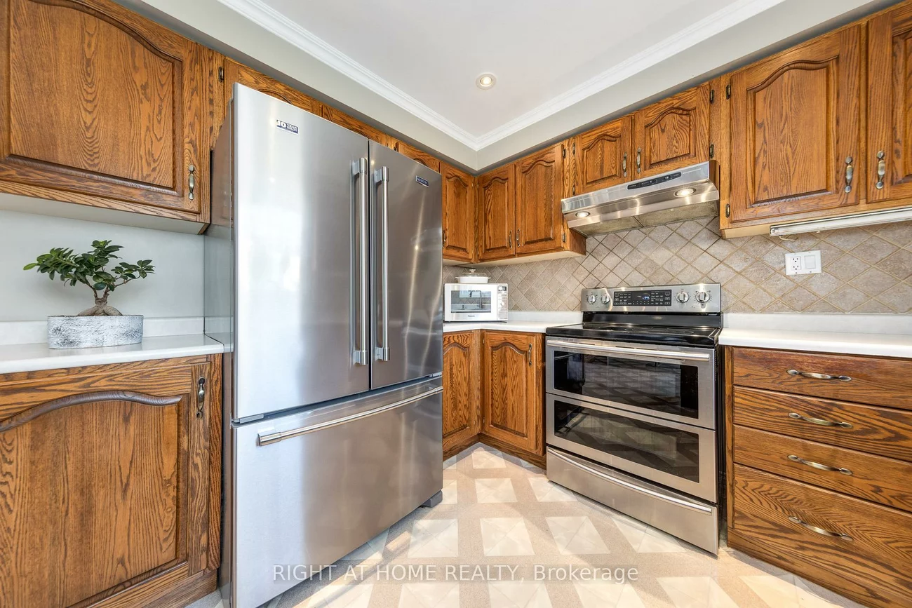 223, River Oaks, 1015 - RO River Oaks, Oakville