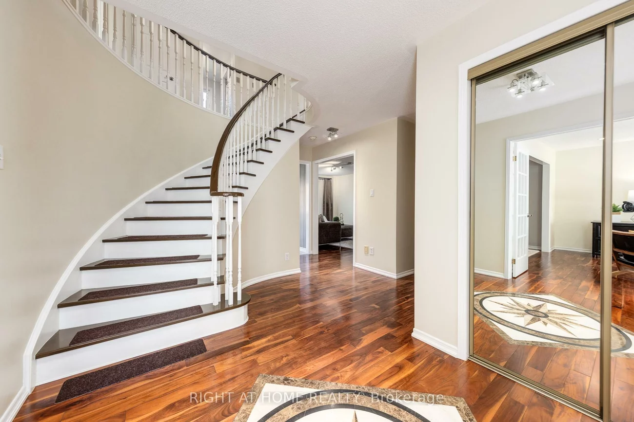 223, River Oaks, 1015 - RO River Oaks, Oakville